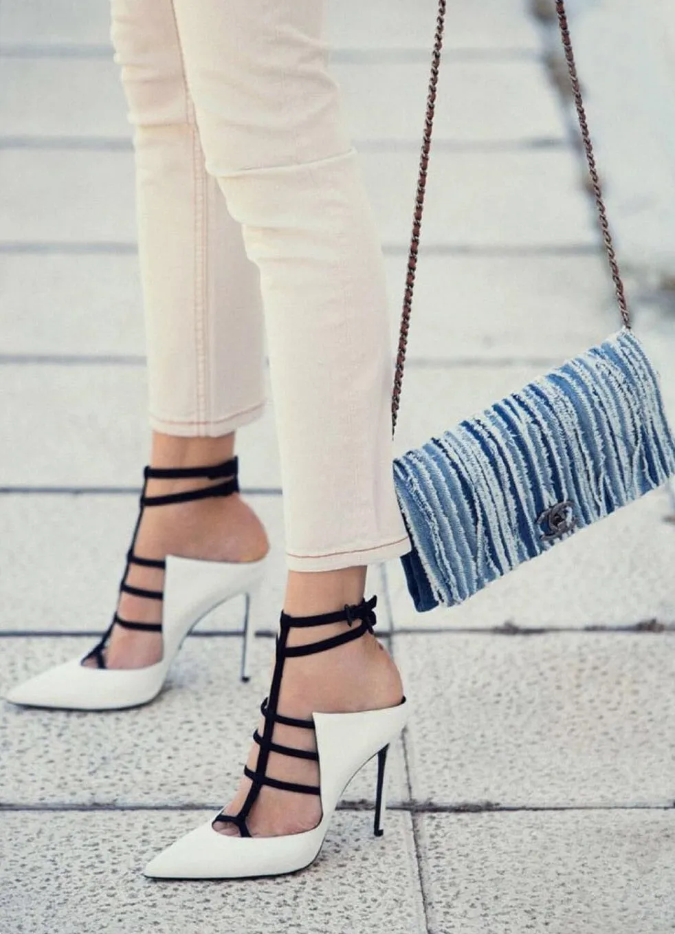 Female sandals A02D