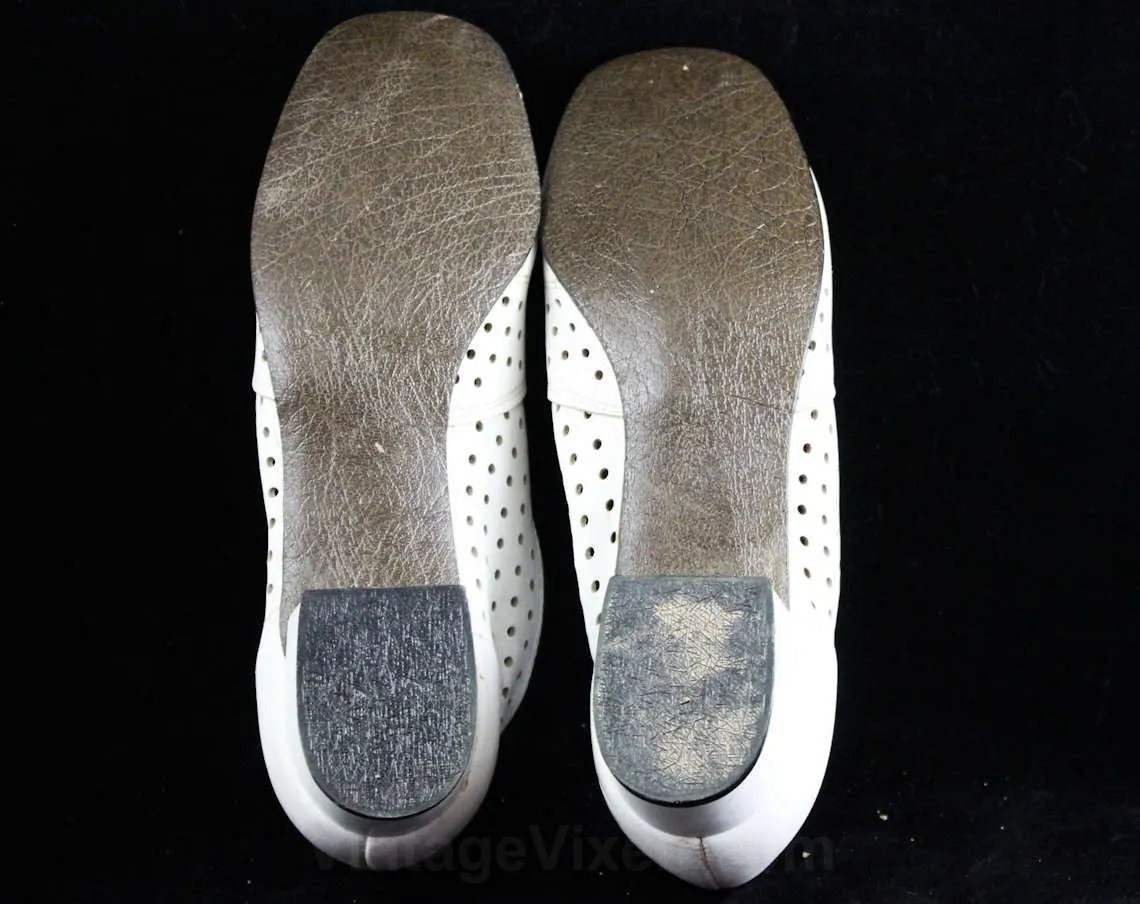 Never Worn Size 6 M 1960s Shoes - White Polka Dot Perforated Pumps - Deco 20s Inspired Style - Dotted Leather - Mod 60s Deadstock - 6M