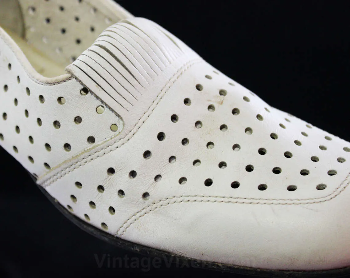 Never Worn Size 6 M 1960s Shoes - White Polka Dot Perforated Pumps - Deco 20s Inspired Style - Dotted Leather - Mod 60s Deadstock - 6M